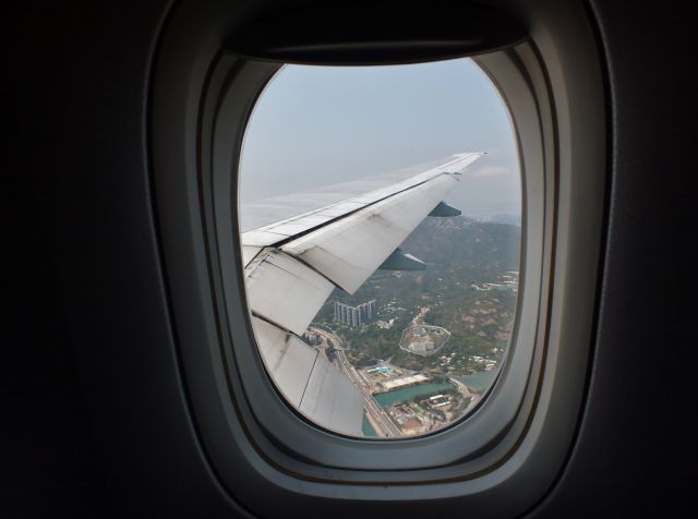 BOEING 777-300 (B-HNJ)