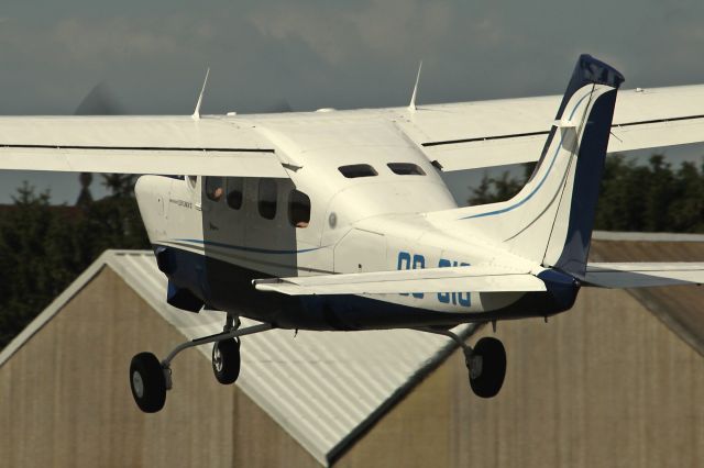 Cessna P210 Pressurized Centurion (OO-CIS)