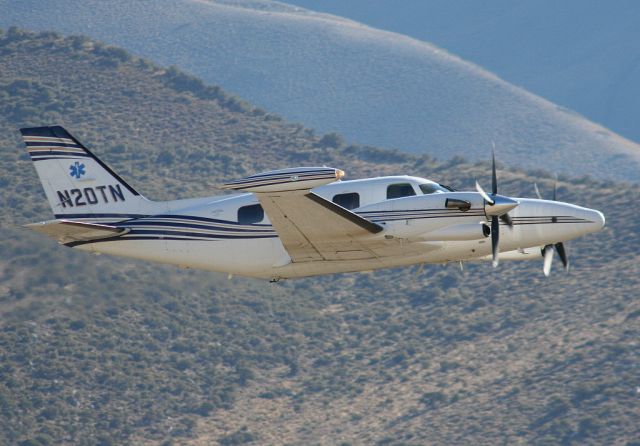 Piper Cheyenne 2 (N20TN) - Departing Mammoth/Yosemite (KMMH) on 10-25-05