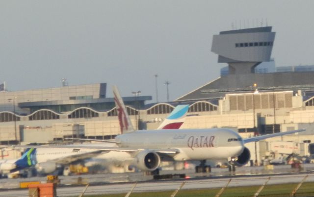 BOEING 777-300ER (A7-BAN)