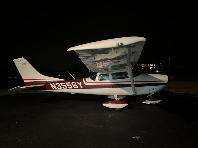 Cessna Skylane (N3556Y)