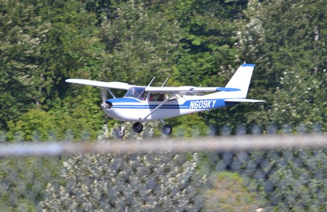 Cessna Skyhawk (N609KY)