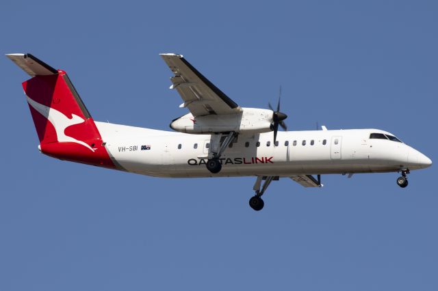 de Havilland Dash 8-300 (VH-SBI) - QantasLink Dash 8-300 arriving from Melbourne as QF2196.