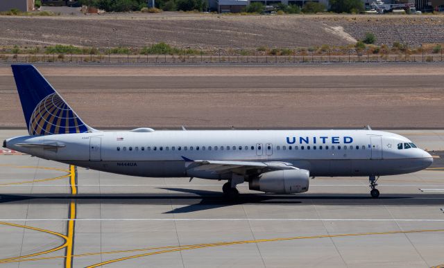 Airbus A320 (N444UA) - Spotted at KPHX on June 15, 2020