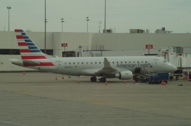 Embraer 175 (N416YX)