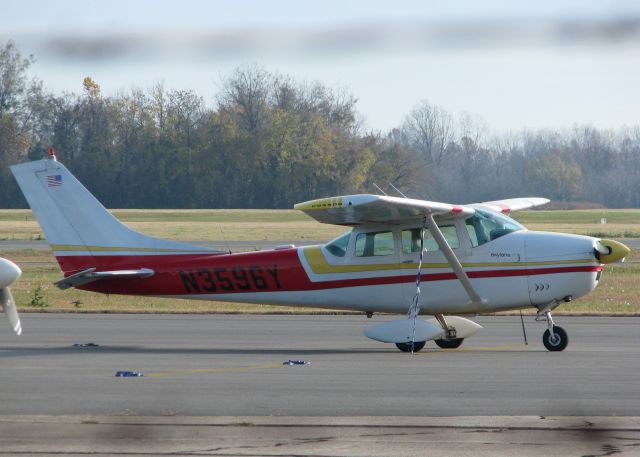 Cessna Skylane (N3596Y) - Parked at the Downtown Shreveport airport.