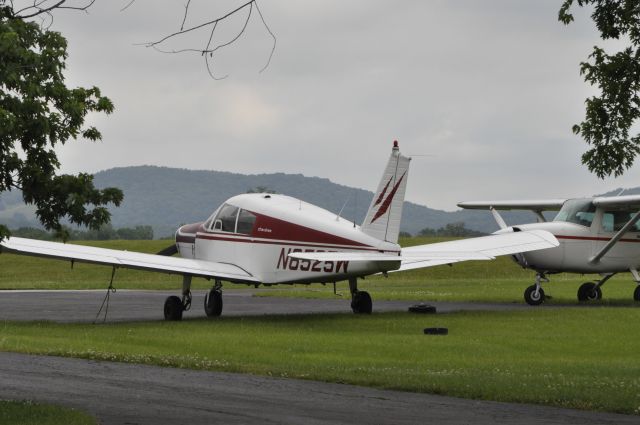 Piper Cherokee (N6525W)