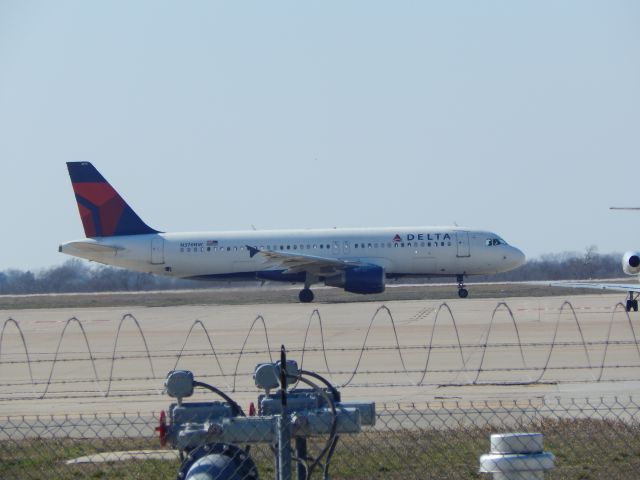 Airbus A320 (N376NW)