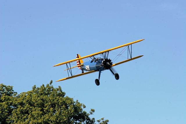 — — - Short Final for Landing at Pioneer Airport Oshkosh, WI