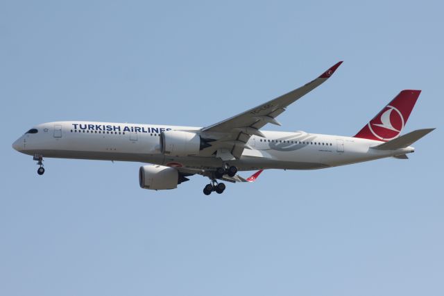 Airbus A350-900 (TC-LGC)
