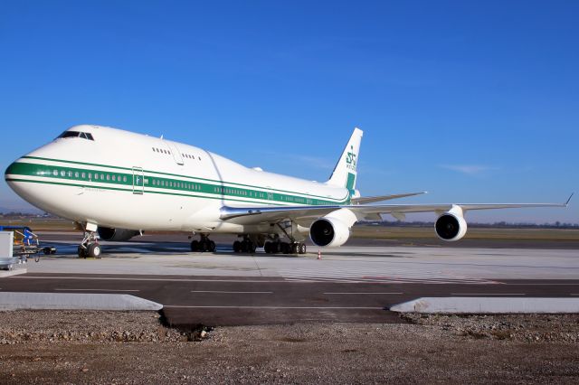 Boeing 747-400 (HZ-WBT7)