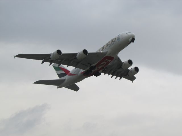 Airbus A380-800 —