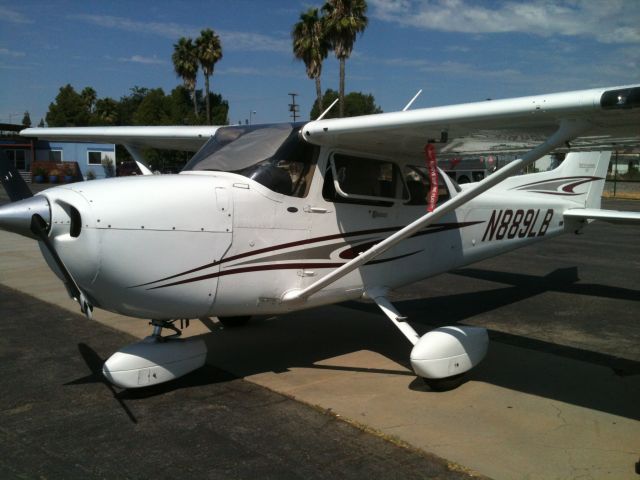 Cessna Skyhawk (N889LB)