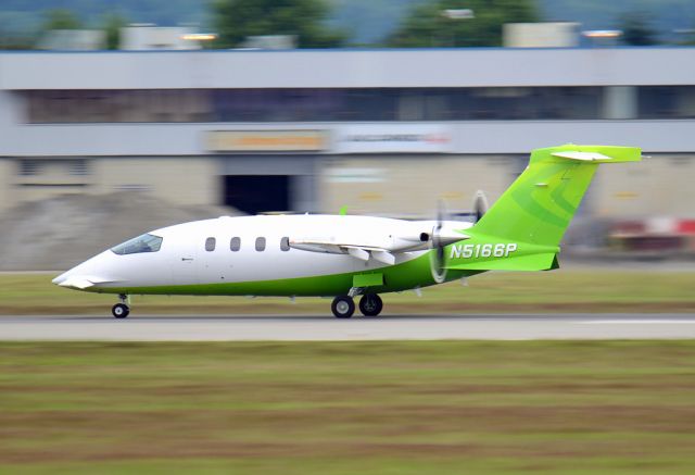 Piaggio P.180 Avanti (N5166P)