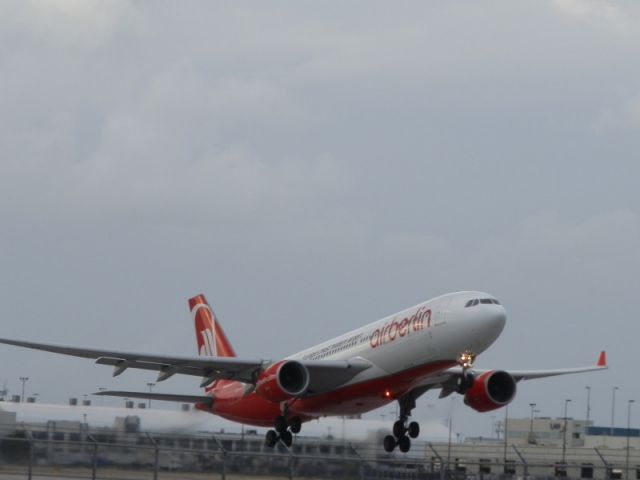 Airbus A330-200 (D-ALPI)