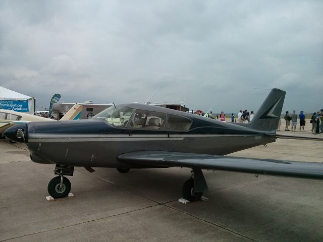 Piper PA-24 Comanche (N8110P) - AOPA Regional Fly-in