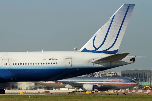 Boeing 777-200 — - Old United, Tulip Logo. 
