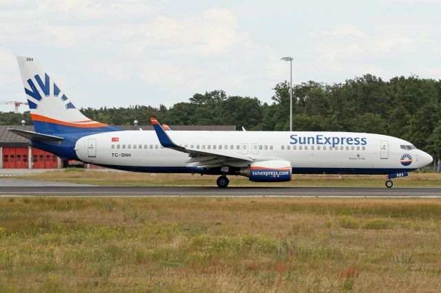 Boeing 737-800 (TC-SNH)