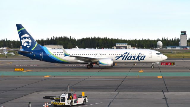 Boeing 737 MAX 9 (N928AK) - Alaska Airlines Boeing 737-9 MAX N928AK in Fairbanks 