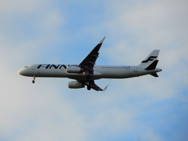 Airbus A321 (OH-LZI)