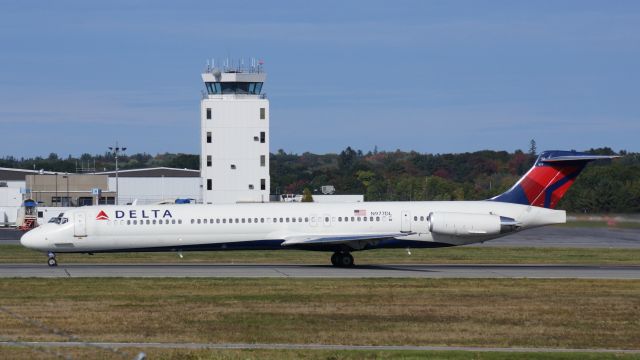 McDonnell Douglas MD-88 (N977DL)