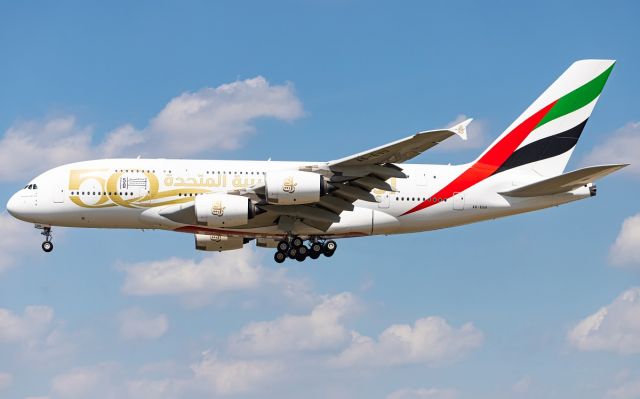 Airbus A380-800 (A6-EUU)