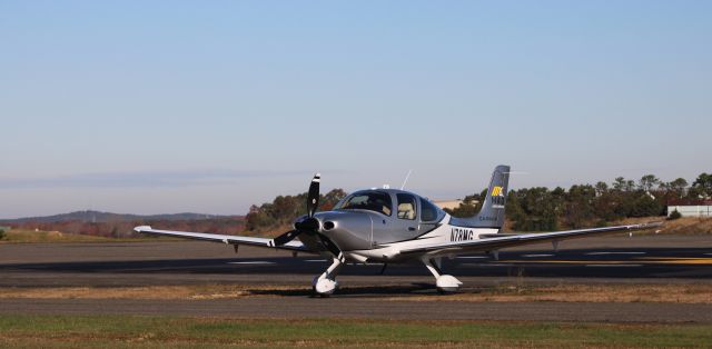 Cirrus SR-22 (N78MG) - Catching some tarmac time is this 2020 Cirrus SR22 in the Autumn of 2021.