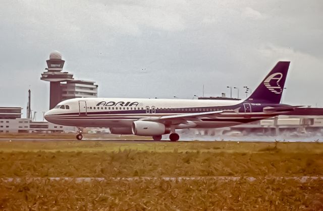 Airbus A320 (YU-AOB) - Adria Airways A320 cn28 mei 1990 EHAM lsd from Cyprus Airways take off RWY24