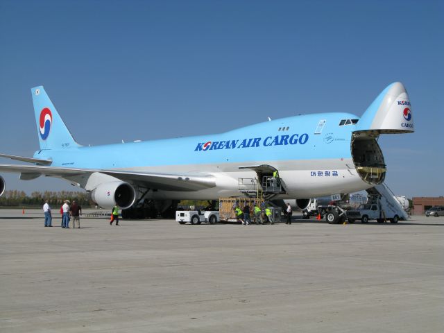 BOEING 747-8 (HL7601)