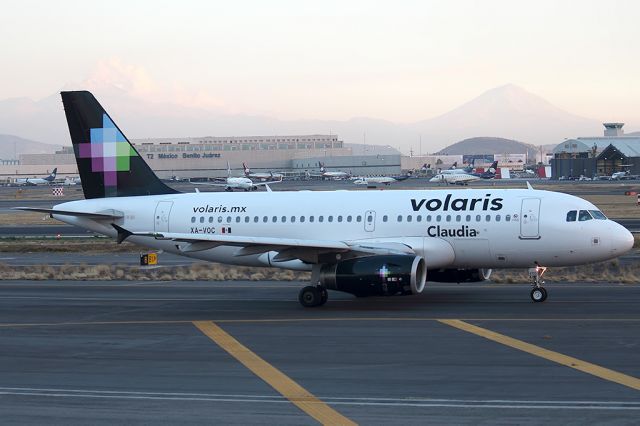 Airbus A319 (XA-VOC)