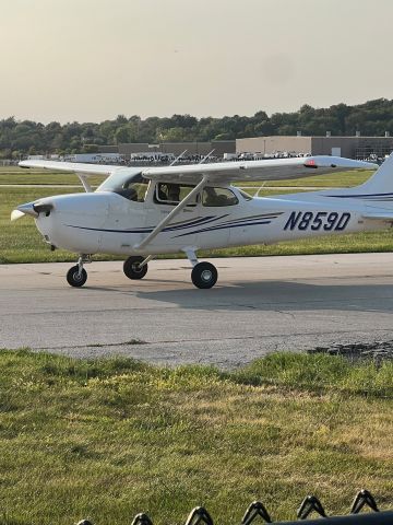 Cessna Skyhawk (N859D)