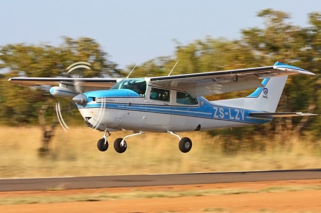 Cessna Centurion (ZS-LZY)