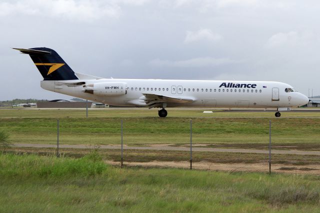 Fokker 100 (VH-FWH)