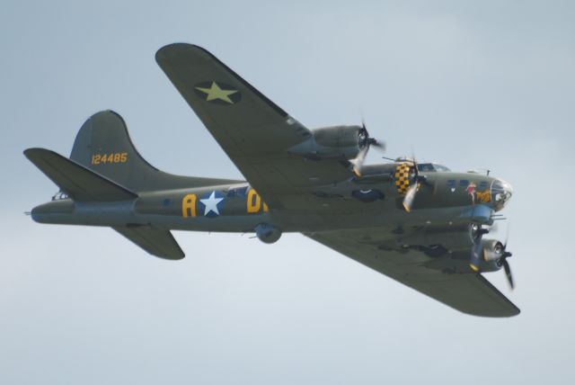 Boeing B-17 Flying Fortress — - Sally B