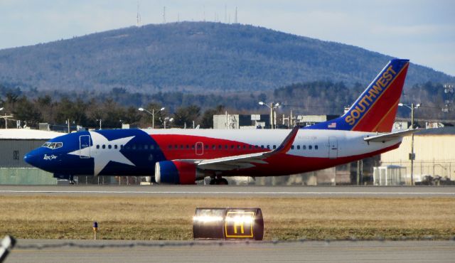 BOEING 737-300 (N352SW)