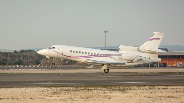 Dassault Falcon 7X (9H-MZKM)
