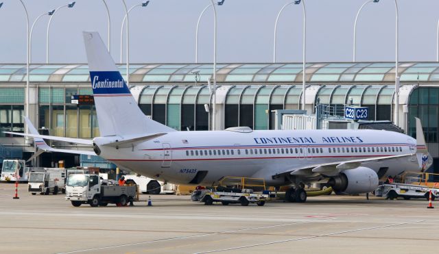 Boeing 737-900 (N75435) - Continental Airlines retro livery painted in June 2016