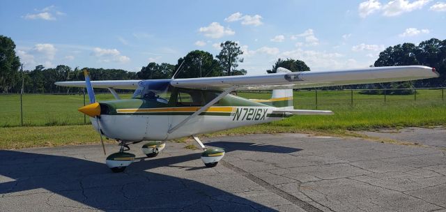 Cessna Commuter (N7216X) - Plane is on high speed flyby
