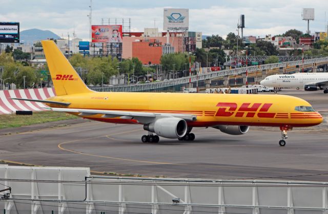 Boeing 757-200 (HP-1810DAE) - Aero Expreso - DHL / Boeing 757-27A(PCF) / MSN 29611 / HP-1810DAE / MMMX 08/2020