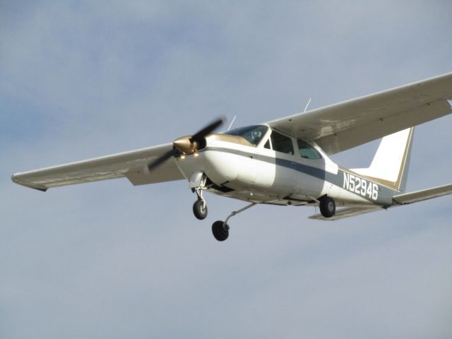 Cessna 177RG Cardinal RG (N52946) - Landing RWY 24