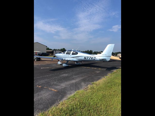 Cirrus SR-22 (N77KD)