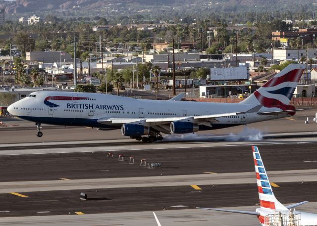 Boeing 747-400 (G-BNLY)