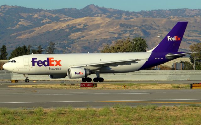 Airbus A300F4-600 (N657FE)