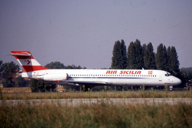 McDonnell Douglas MD-87 (OE-LML)