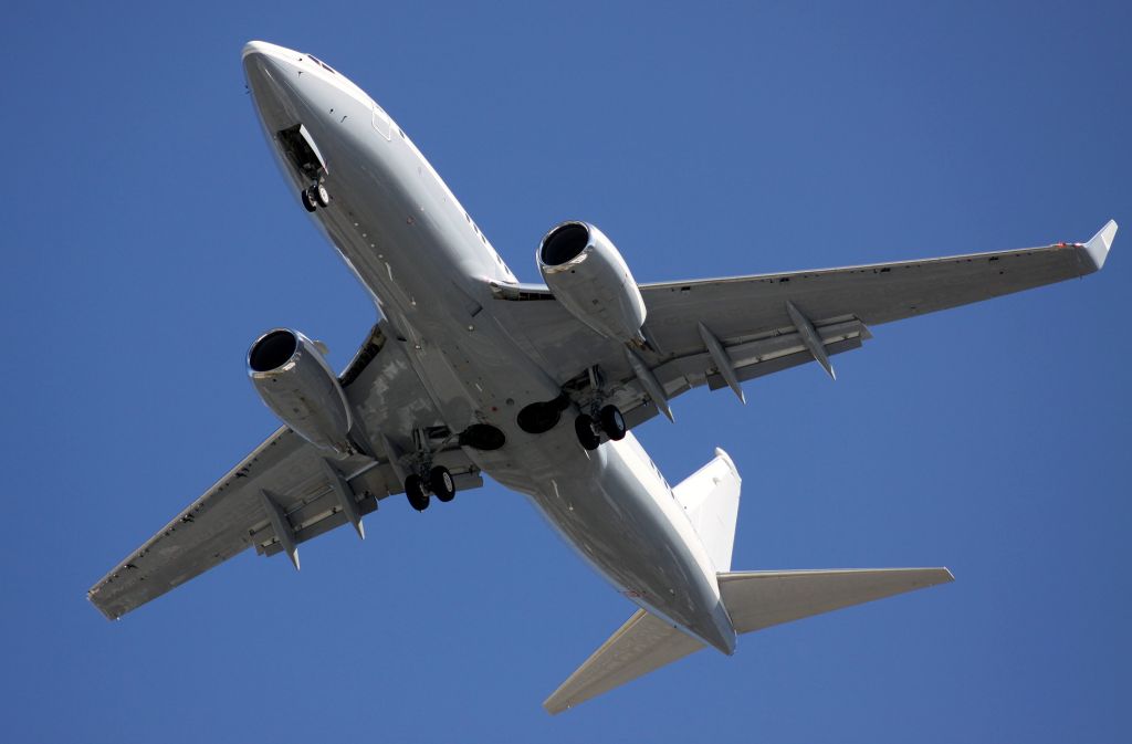 Boeing 737-700 (N1TS) - On Final 30L,  09-22-2015