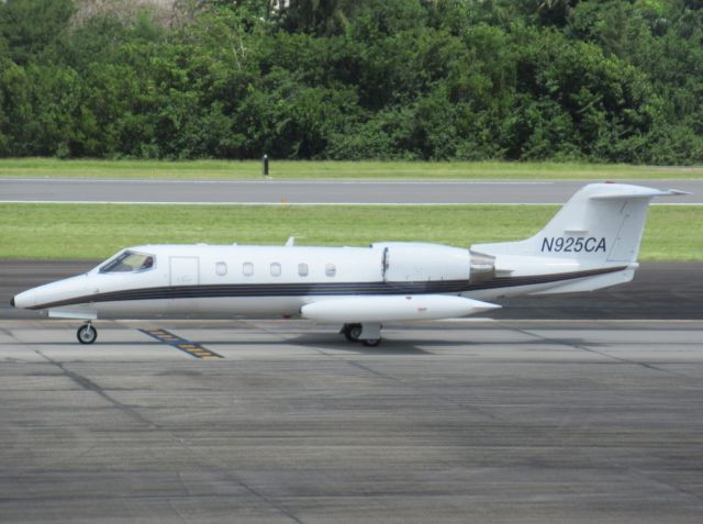 Learjet 35 (N925CA)