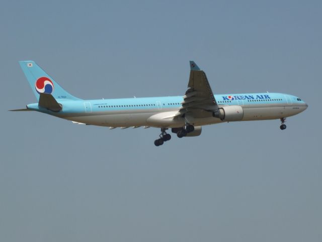 Airbus A330-300 (HL7554)