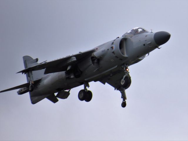 Cessna Skylane (N94422) - British Aerospace Sea Harrier FA2 at Manassas Air Show 2016