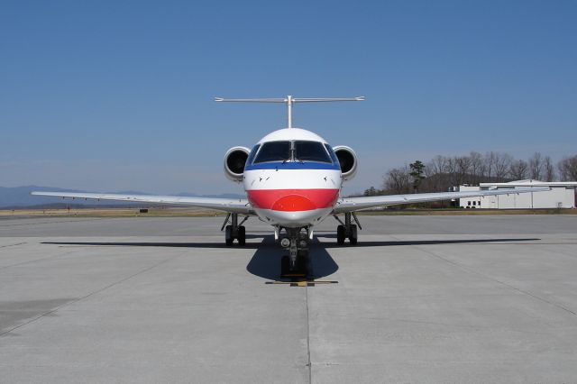 Embraer ERJ-135 (N804AE)