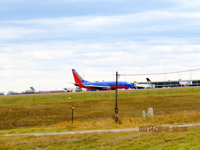 Boeing 737-700 (N7701B)